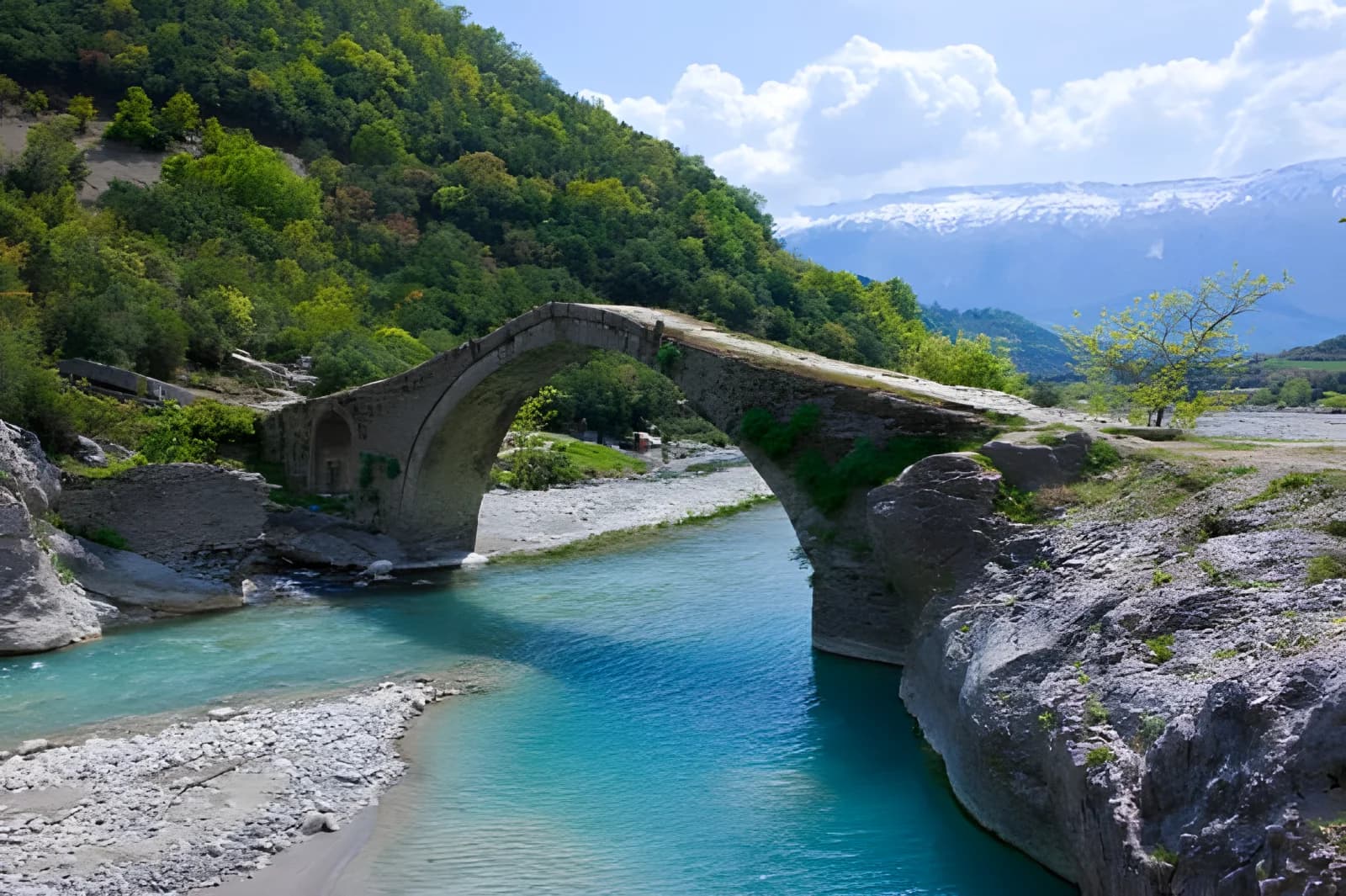 Albanija – šalis, iš kurios norisi išvykti?