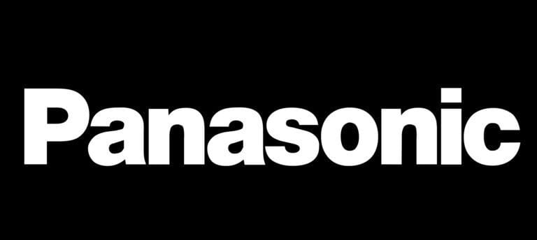Baltas užrašas Panasonic ant juodo fono – gamintojo logotipas