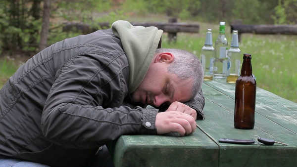 Viskas, ką norėjai sužinoti apie alkoholį, bet buvai pernelyg girtas, kad paklaustum